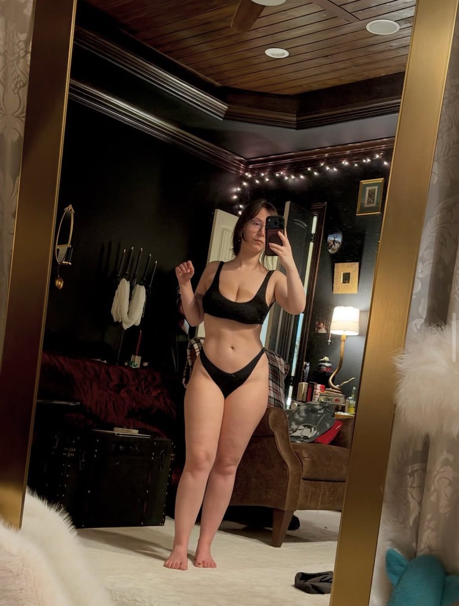 MichelleJami475's tweet photo. Be real—would you spend the night with me? 😉 https://t.co/AI0kkkgFXC