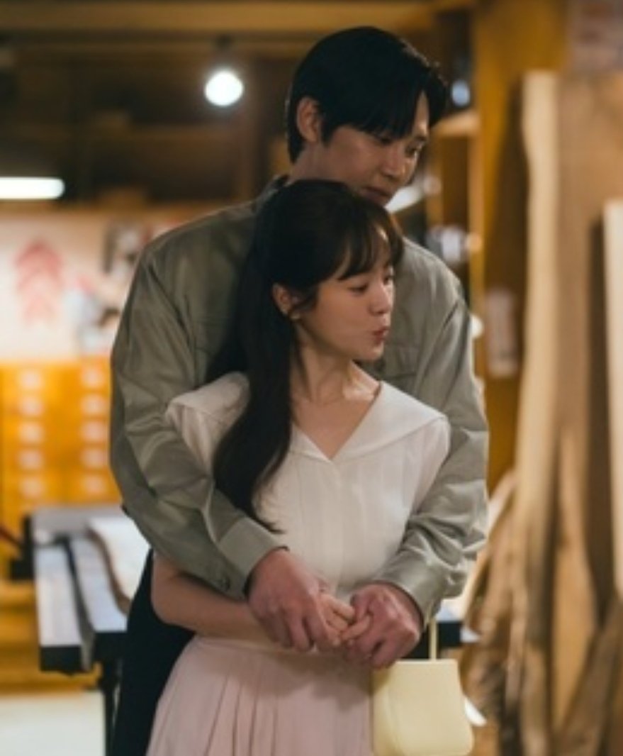 Manhwa_updates's tweet photo. NEW STILLS  have been RELEASED episode 9 for manhwa based KDrama  #ThePracticalGuideToLove.

Han Ji Min as Lee Eui Young
Park Sung Hoon as Song Tae Seop

Air date: March 28

#ThePracticalGuidetoLoveep9 https://t.co/EKaqqc0nqr
