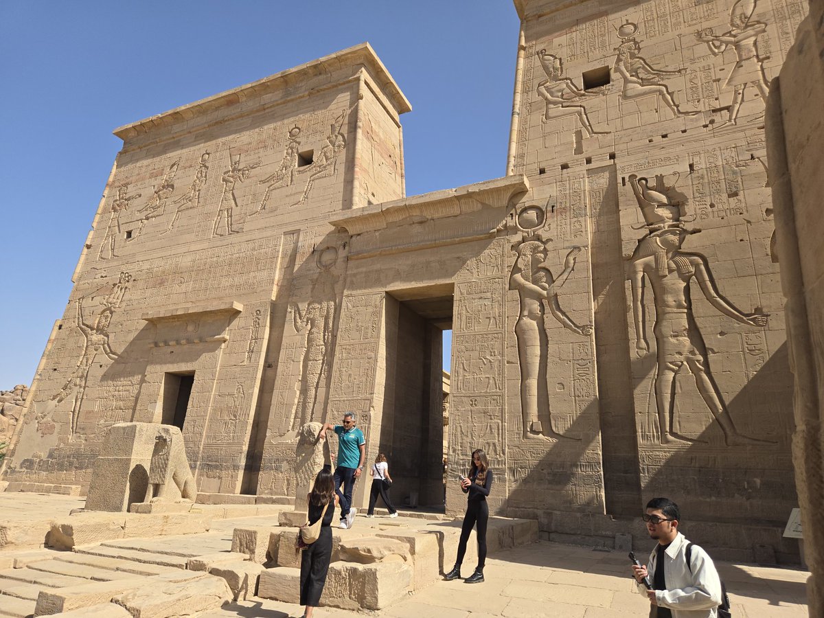 ScoobydoFU's tweet photo. Temple of Philae, Aswan, Egypt, Friday https://t.co/QePanpYBLK