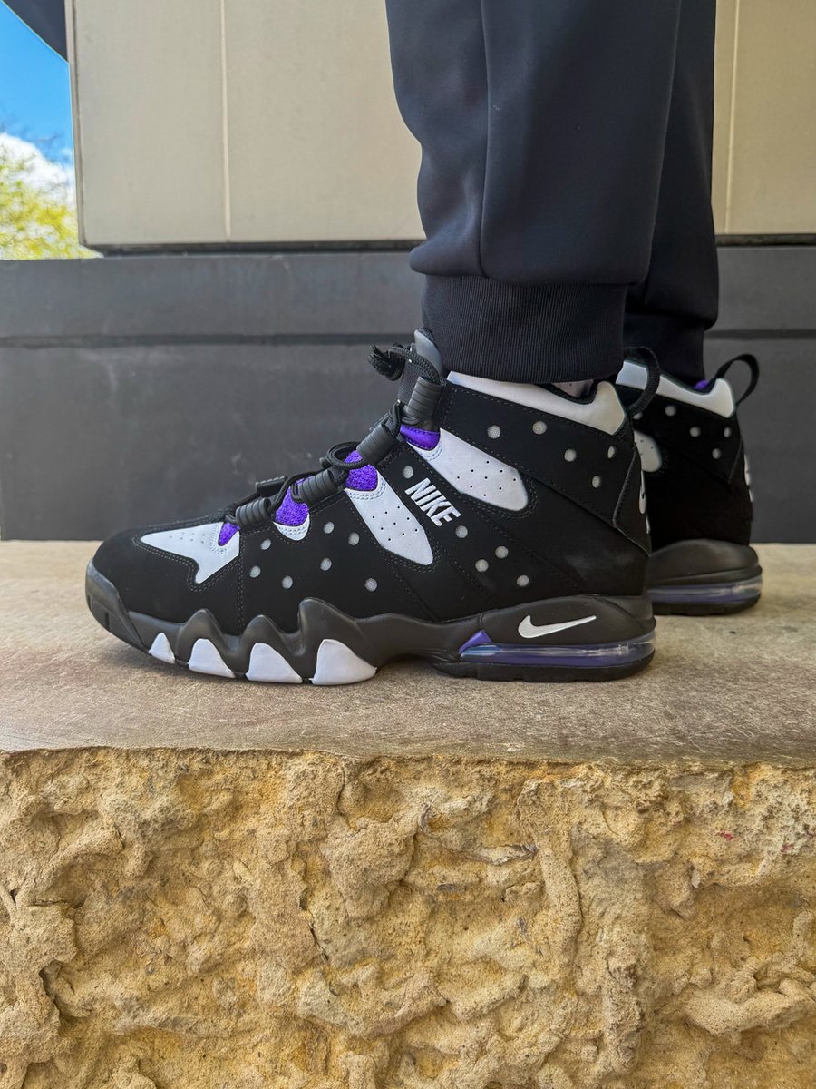 KicksOutOfLife's tweet photo. March Maxness 🏀

Nike Air Max2 CB ’94 Black Purple. Released in 1994, Barkley’s signature shoe during the 93–94 season after his MVP run.

Built for his game, physical, explosive, all contact.

Air Max basketball, power over finesse. Still hits the same decades later. https://t.co/uhD76CmkIW