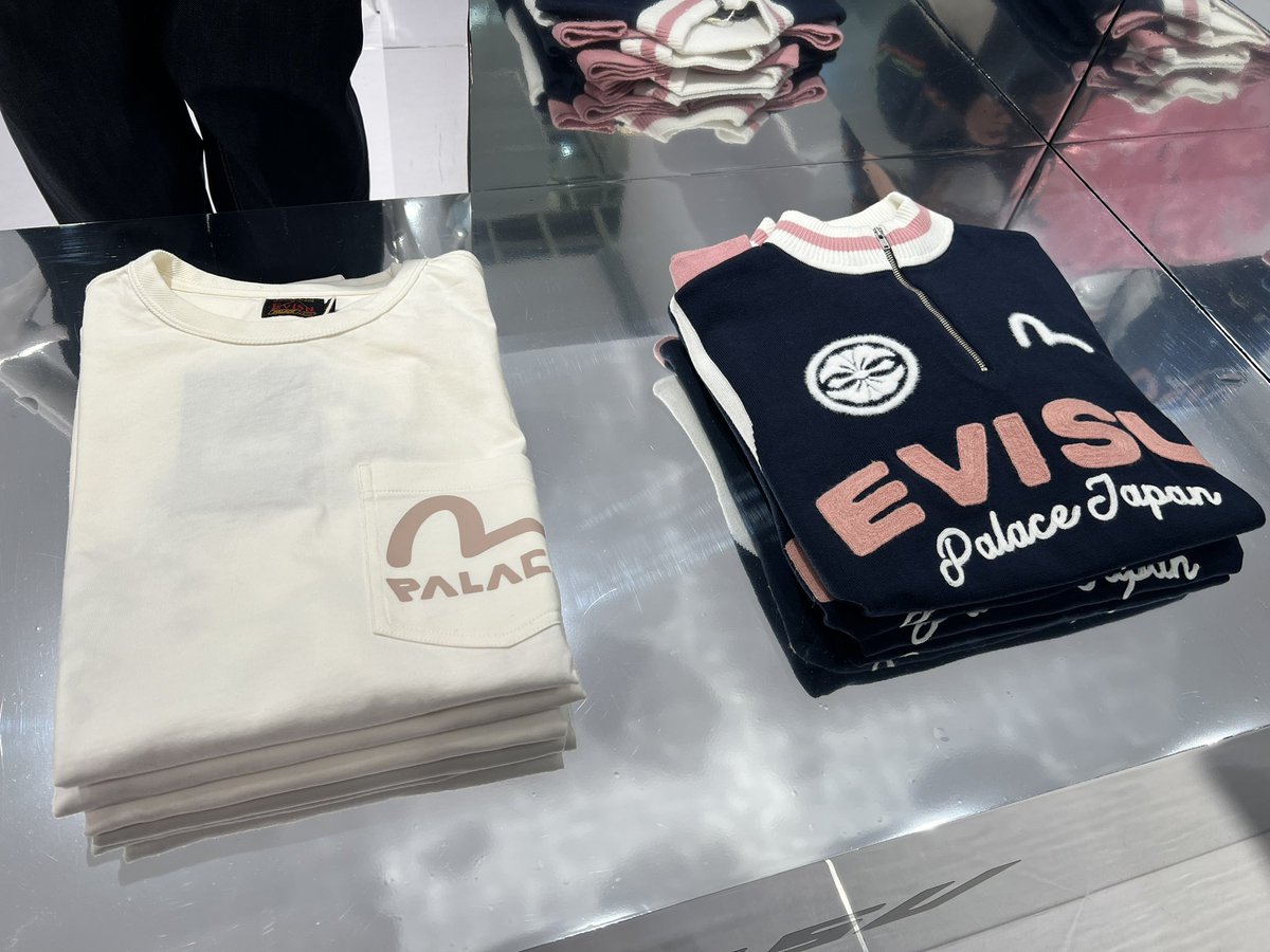 cap55457038's tweet image. 原宿のPALACEより渋谷パルコの方が狙い目だと思います😐

#palace
#evisu