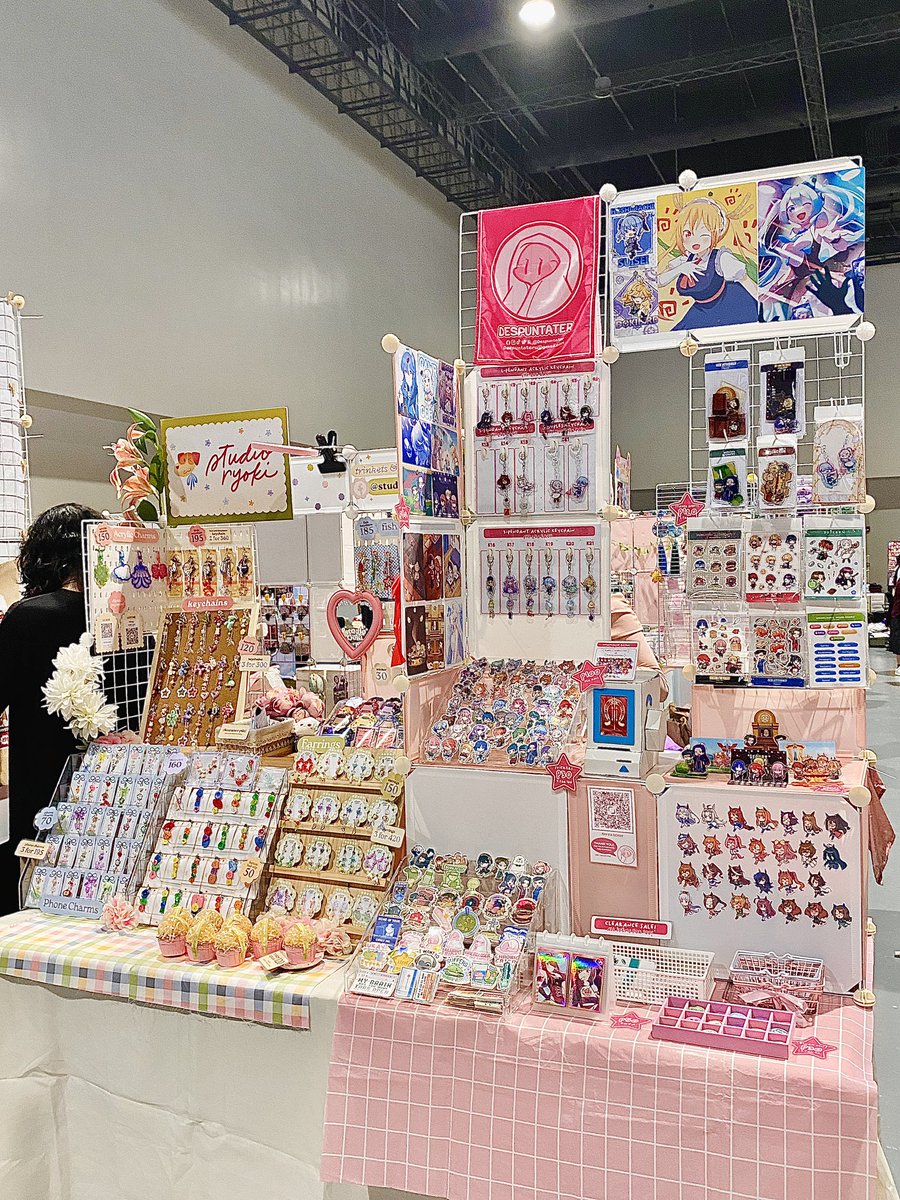 Despuntater's tweet photo. Coscarni Day 1, let's gooo! 💖
Me and @sobaryoki will be at Table FE-06! ☺️🫶
See you there, frends!
#Cosplaycarnival2026 #coscarni https://t.co/IRZ6kshN6D
