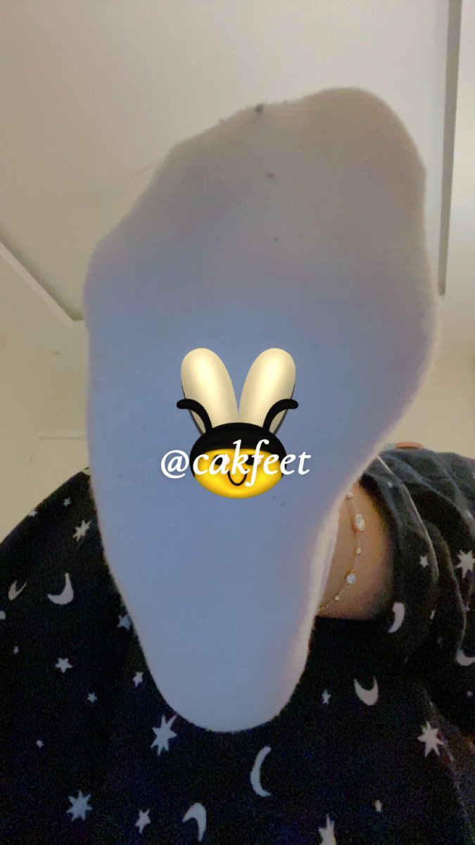 Cake feet 🍰 tweet media