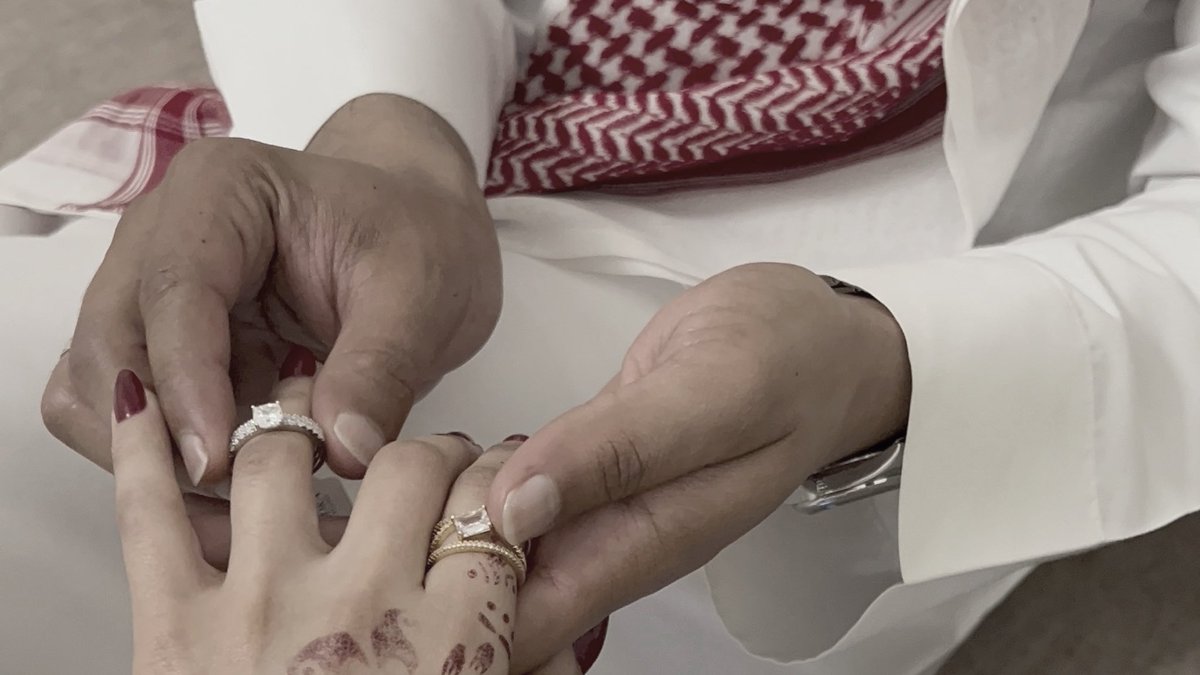 cll0___'s tweet photo. والله إن قلبي معاك مليان س��رور 
ومسـره وإنك عمر يوم العُمر مره ❣️. https://t.co/Qbx59k7p32
