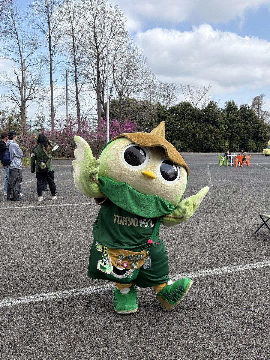 グッズ売場で販売員のリヴェルン♪