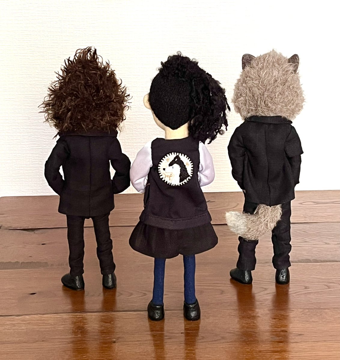 だいぶ完成が見えてきた
バックスタイル。
マンドリルはしっぽ短いので、
パンツの中に収まってる設定😄

#needlefelting #羊毛人形 #マンドリル #オオカミ