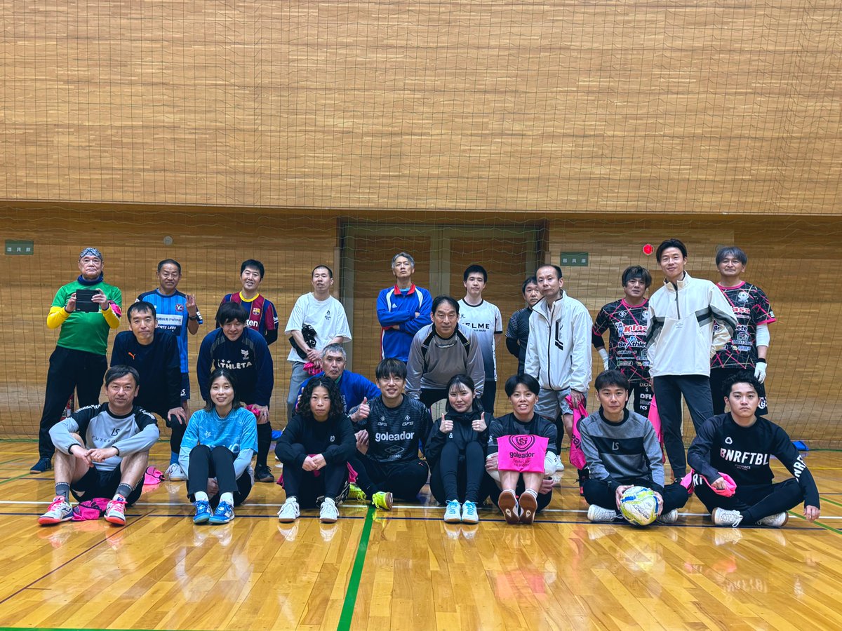 KosukeTomisawa's tweet photo. TOMO TOMI FINAL 
満員御礼✨🙏
沢山の方と笑顔でフットサルが出来て最高でした😃
トモトミ個サルは一区切りとなりますが、皆さんのフットサルライフが最高になるよう願っています🤝
お互いこれからも楽しんでいきましょう⚽️❤️‍🔥 https://t.co/QHhXVlY6y9
