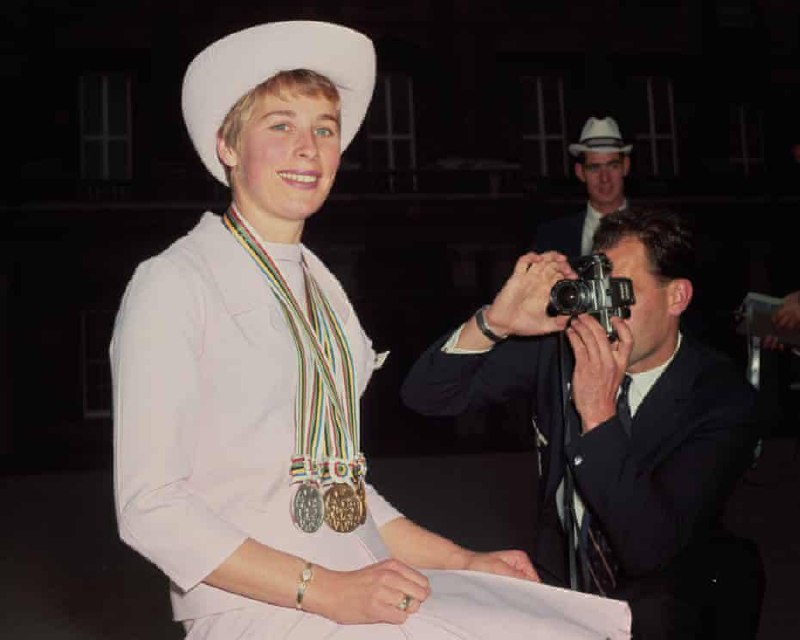 GercekBilgiPLT's tweet photo. İngiltere'nin Olimpiyat altın madalyası kazanan ilk kadın sporcusu Mary Rand, 86 yaşında hayatını kaybetti.
#MaryRand #SporDünyası #Olimpiyat https://t.co/FEpchxYTxh