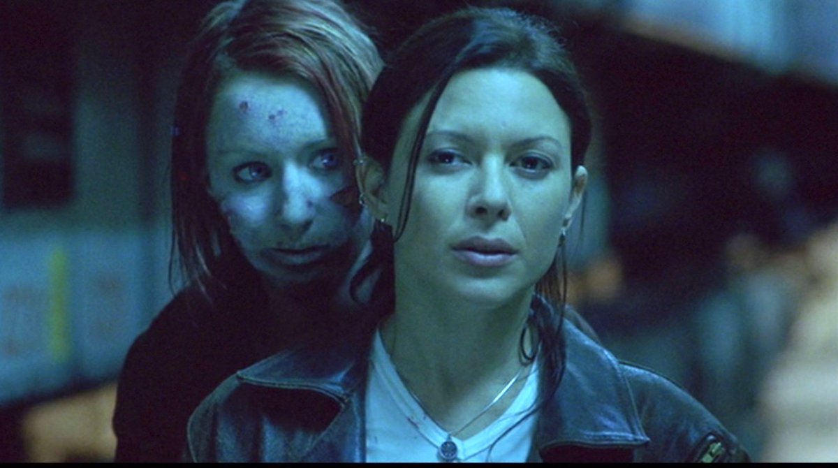 EugWSerra's tweet photo. Happy Birthday to Kari Wuhrer! #KariWuhrer #Thinner #EightLeggedFreaks #HellraiserDeader #TheProphecyUprising https://t.co/kxZYkOI18n