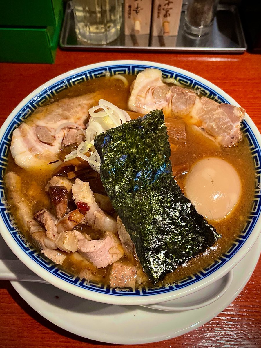 トラビス tweet media