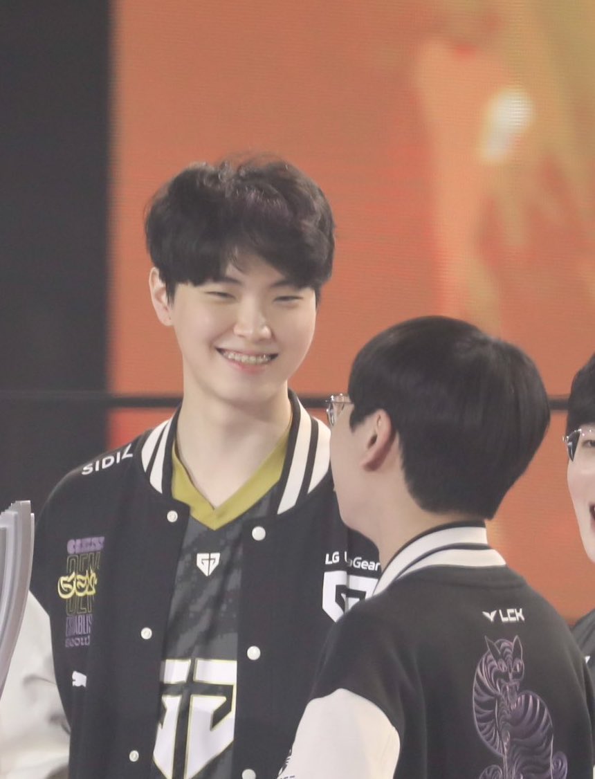 kino 🐿️ tweet media