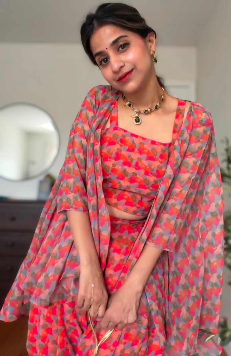 Incensible7's tweet photo. மாமியின் அழகான மேனி🩱, அந்தச் சிவந்த உதடுகளும் 👄பஞ்சு மெத்தைய���ம் 🥭பின்னிக் கிடக்கின்றன🔥🔥 https://t.co/y71DSeU7qd