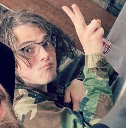 Alee 🦇 || SAW LOUIS tweet media