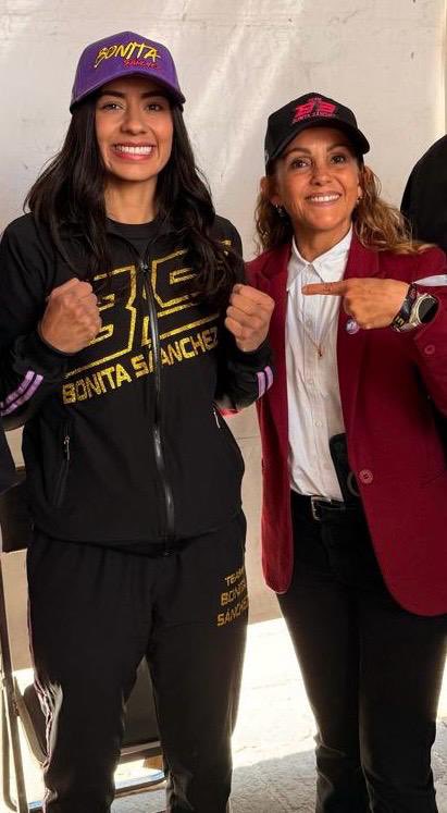 Paty Corro ♔ tweet media