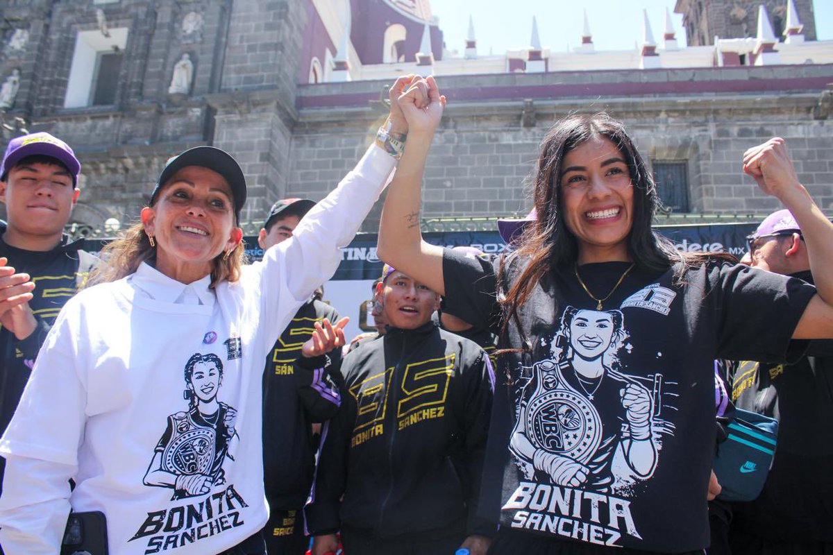 Paty Corro ♔ tweet media