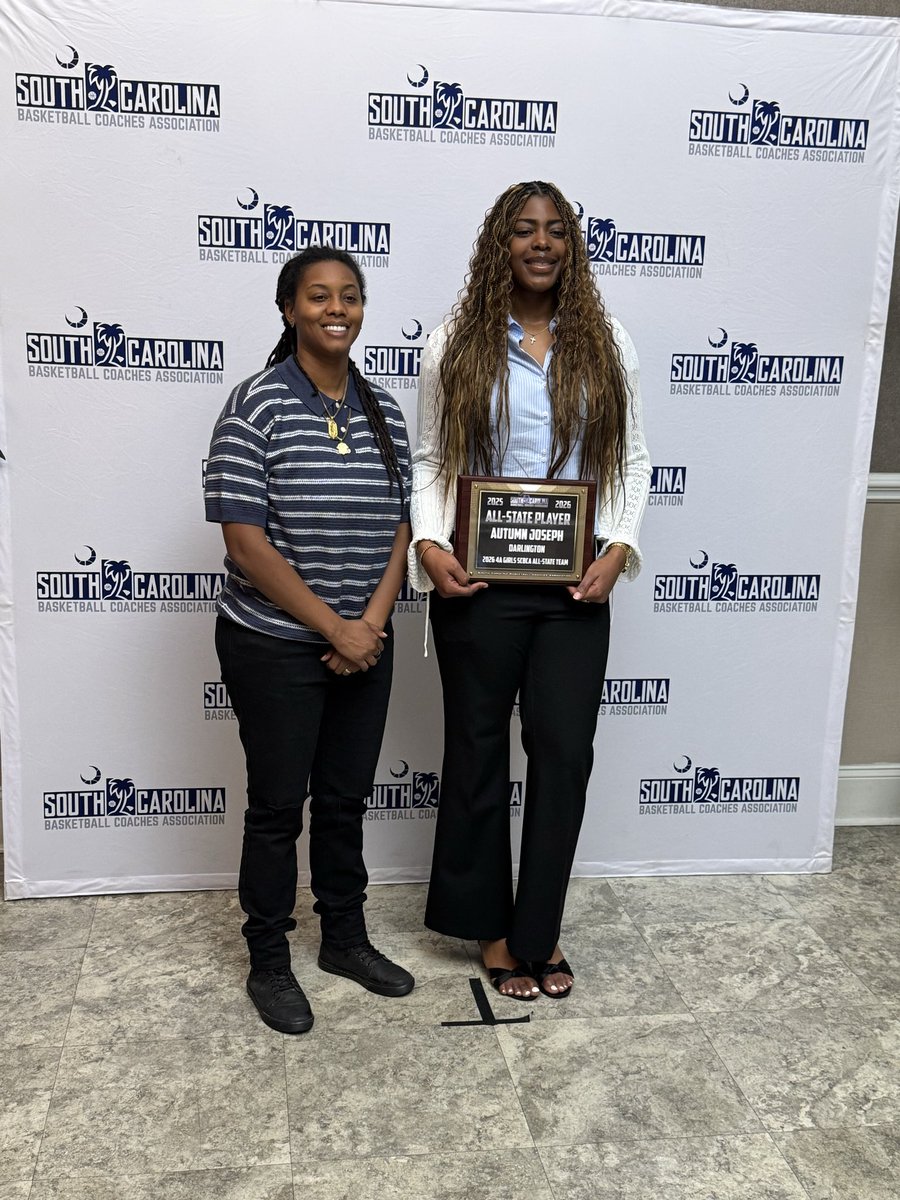CoachB444's tweet photo. Tonight was special! Shoutout to @SCBCA for hosting the banquet tonight, you all did a great job. I’m so proud of @autumnciaraa15. Can’t wait for the game tomorrow and see you play again before taking that step to the next level. Congratulations again, you deserved it! 💜💜💜💪🏾💪🏾 https://t.co/cvw0h9gOYt