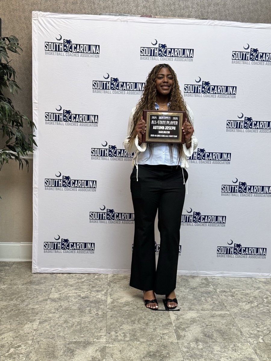CoachB444's tweet photo. Tonight was special! Shoutout to @SCBCA for hosting the banquet tonight, you all did a great job. I’m so proud of @autumnciaraa15. Can’t wait for the game tomorrow and see you play again before taking that step to the next level. Congratulations again, you deserved it! 💜💜💜💪🏾💪🏾 https://t.co/cvw0h9gOYt