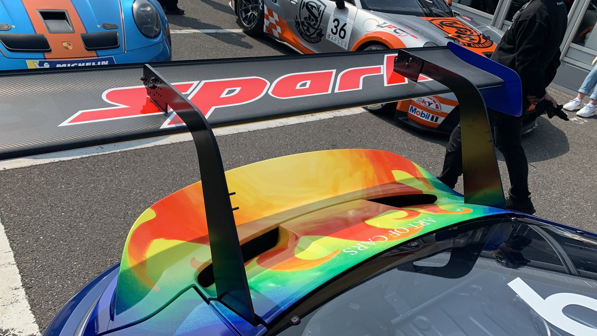 sparkmodeljapan's tweet image. F1日本GPと同時開催のポルシェ・カレラカップ・ジャパン（PCCJ）開幕戦。例年にも増してハイレベルな戦いが予想されます。Sparkスポンサードのジュール・カズキ・トレルイエ選手が９号車で参戦！決勝は明日。皆さん応援よろしくお願いします！
#PCCJ #spark