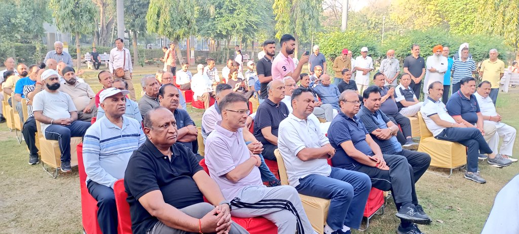 DrSushilKrGupta's tweet photo. आज सुबह शहीद ढींगरा पार्क, ईस्ट पंजाबी बाग में 'योगा हट' (छतरी) के निर्माण कार्य का शुभारंभ अत्यंत हर्ष का विषय रहा। इस शुभ अवसर पर हमारे क्षेत्र के अनेक गणमान्य नागरिकों से मुलाकात हुई और स्थानीय मुद्दों पर चर्चा का मौका मिला। यह सुविधा @AAPDelhi के लोकप्रिय निगम पार्षद श्री @RakeshJoshiAAP जी के निरंतर प्रयासों का परिणाम है। योग के प्रति जागरूकता बढ़ाने और नागरिकों को स्वस्थ वातावरण उपलब्ध कराने की दिशा में एक और सार्थक कदम। पंजाबी बाग के विकास के लिए समर्पित प्रयास जारी रहेंगे। #PunjabiBagh #YogaForHealth #ShaheedDhingraPark #EastPunjabiBagh #CommunityDevelopment