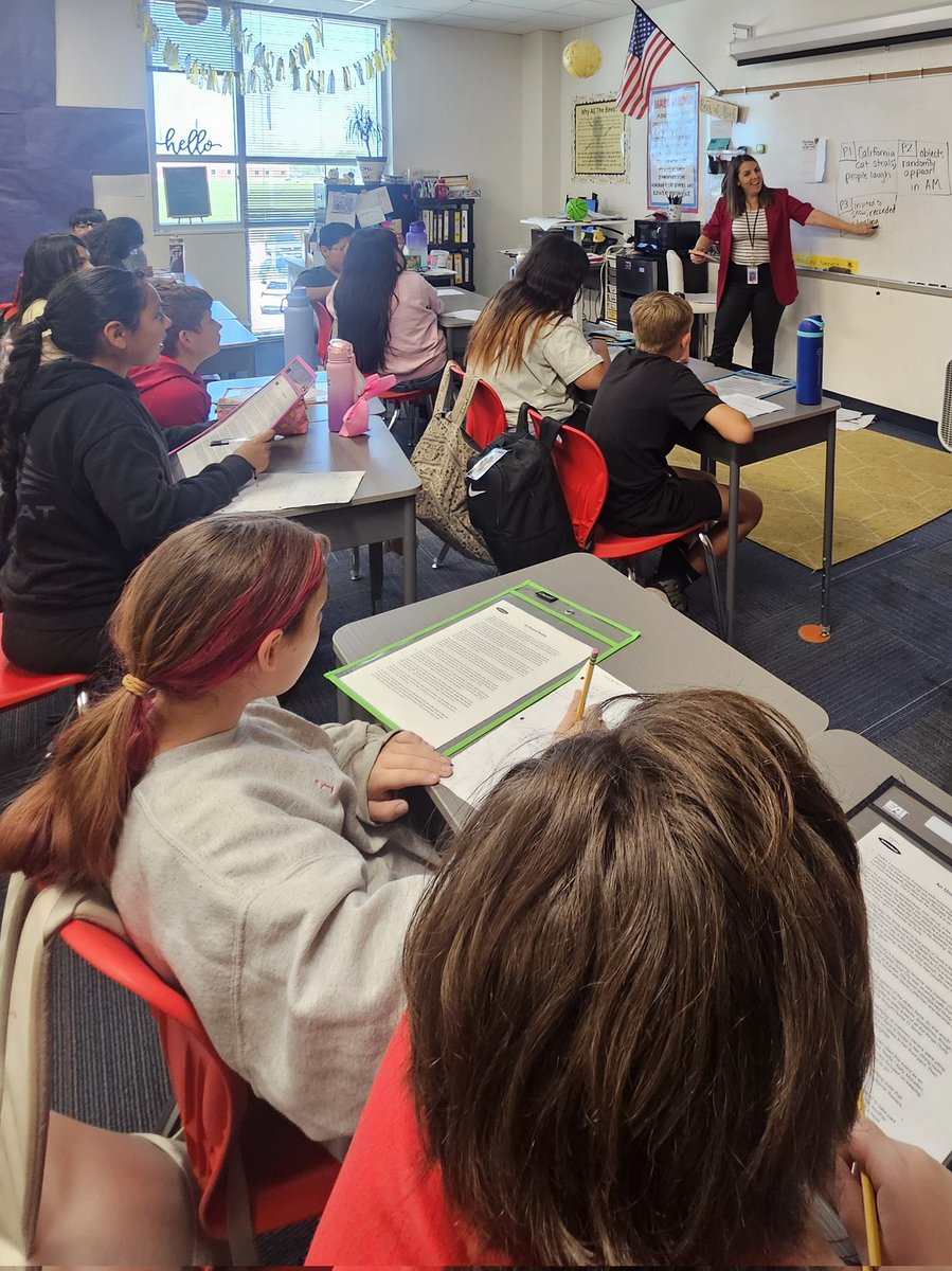 SSralonso's tweet photo. "Blurbing" is catching on like wildfire in @PrincetonISD. 🔥 #annotations #activereading #synthesize https://t.co/RZWUshXyjY