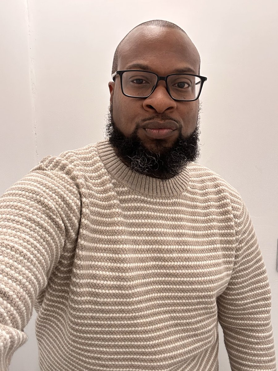 Sitter of all Faces tweet media