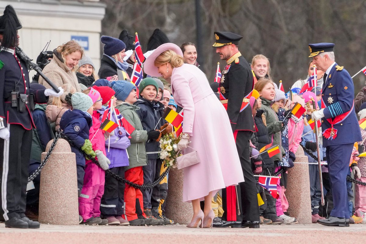 rwthofficial's tweet photo. 🇳🇴🇧🇪
#Norway’s King Harald V and Queen Sonja, with Crown Prince Haakon and Crown Princess Mette-Marit received #Belgium’s King Philippe and Queen Mathilde for their State Visit at the Royal Palace #Oslo.
📸 Belga, Ritzau #KongHarald #DronningSonja #RoiPhilippe #ReineMathilde https://t.co/d5TAFjrKj1