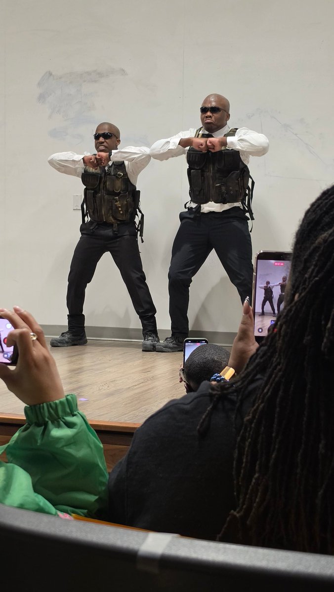 NawNOrder's tweet image. Watching the youngest of the tribe step into his forever is by far the proudest moment of my life. 19 years old and a senior in college. Yeah you read that right! #AlphaPhiAlpha #ΑΦΑ #ProudBigSis