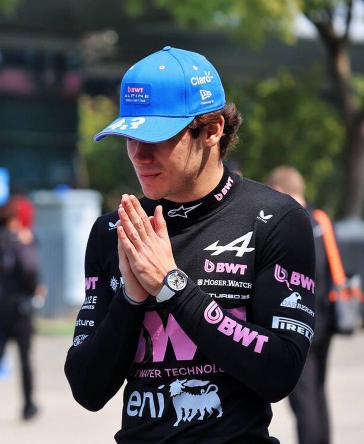 Tina ⁴³ 🎀 tweet media