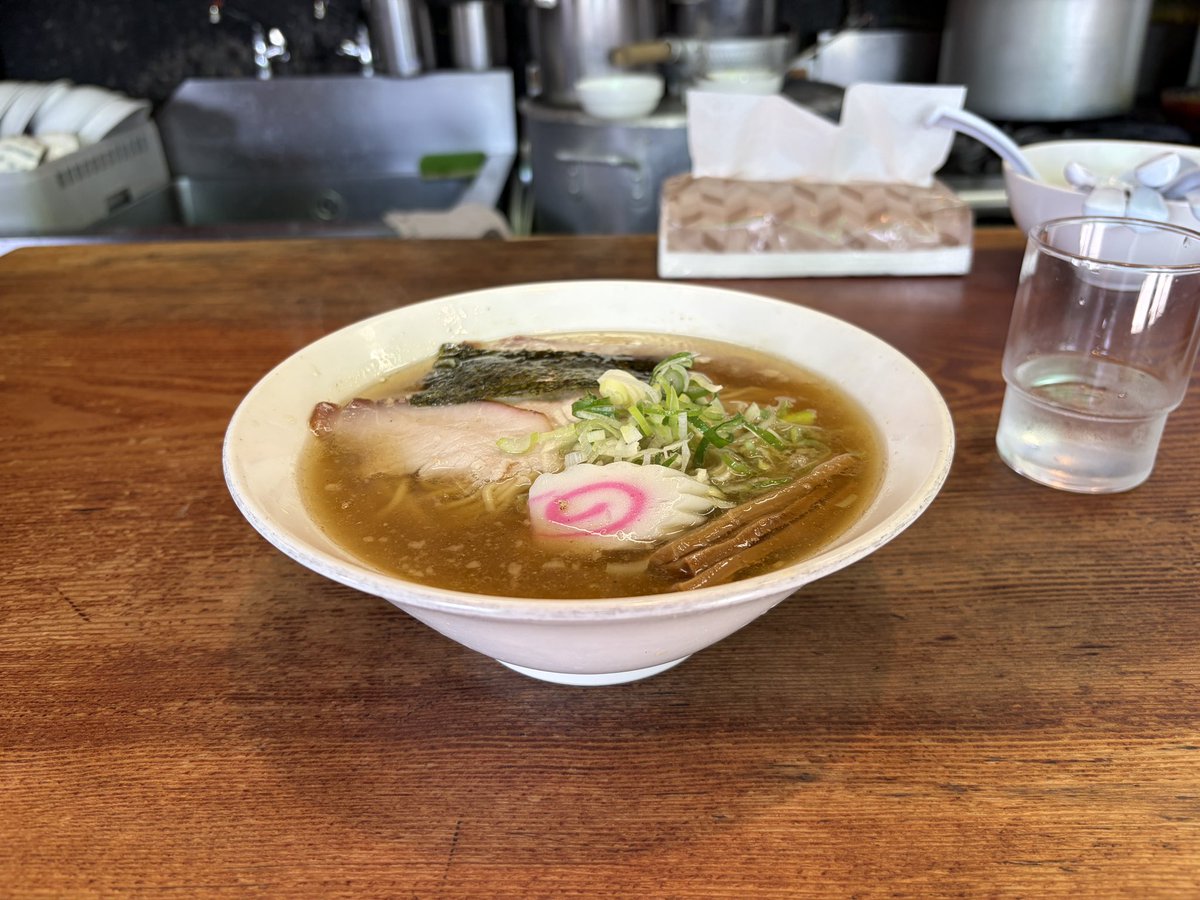 roichiyu's tweet photo. 良温
中華そば
並
細麺
ほぼ昼だけど
贅沢朝ごはん
今日は細麺があるみたいです
これも好きです
おいしくいただきました
ごちそうさまでした https://t.co/gtzYxBQ0Dd
