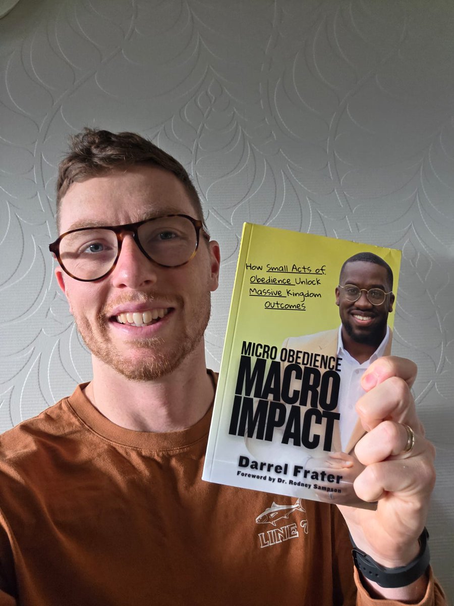 DarrelFrater's tweet photo. It’s official. Micro Obedience, Macro Impact is now international!

Thank you, @camrichnz, for bringing the book all the way to New Zealand and supporting The Center For Faith & Business.

Ever since we met through the TGN Investor Office Hours, you’ve been an incredible friend. I’m grateful for your support and for the journey we’ve been able to share.

Excited for what’s ahead as you continue building Paysquad. Wishing you the very best in your upcoming fundraise.

#BuildWithFaith