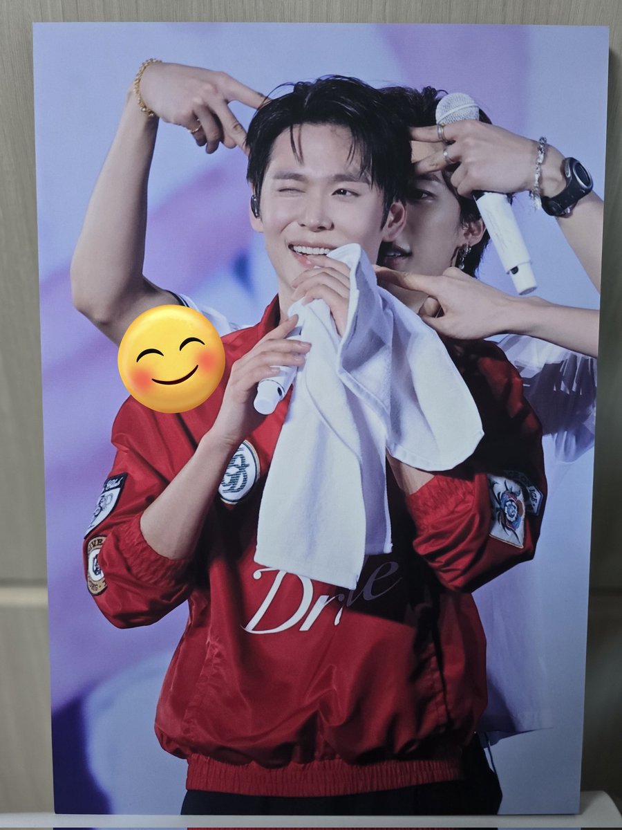 왔다!!!ㅋㅋㅋ얼마 안남은 선택지에서 열심히 고민하다가...귀여운걸로 골랐어요ㅋㅋㅋ볼때마다 웃음나네😁👍 울집에서 잘 지내보자(?)