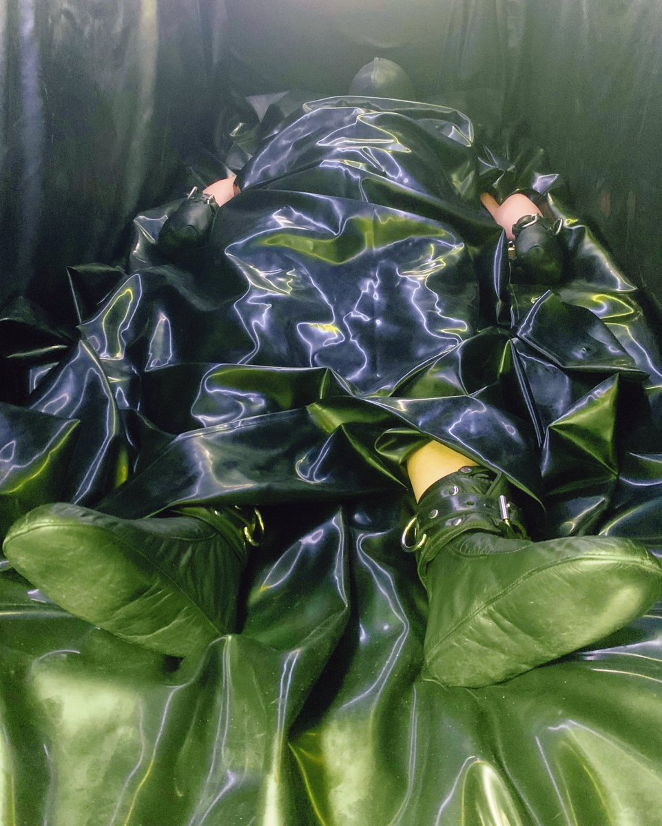 SBondage tweet media