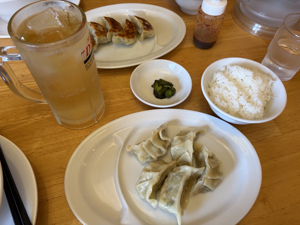 R41306381's tweet photo. ラーメン大学　上田市

辛こて味噌ラーメン＋餃子ランチ

辛さはかなりマイルド。もやしとメンマがたっぷり乗った味噌ラーメンはお酒のつまみにも丁度いい🍺お得なサービスランチも🍚 https://t.co/upGPgwJCdm