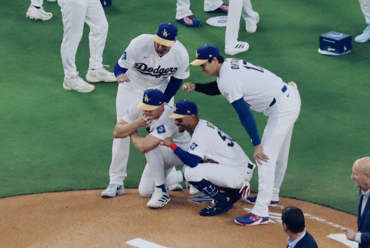 Emmanuel Flores tweet media