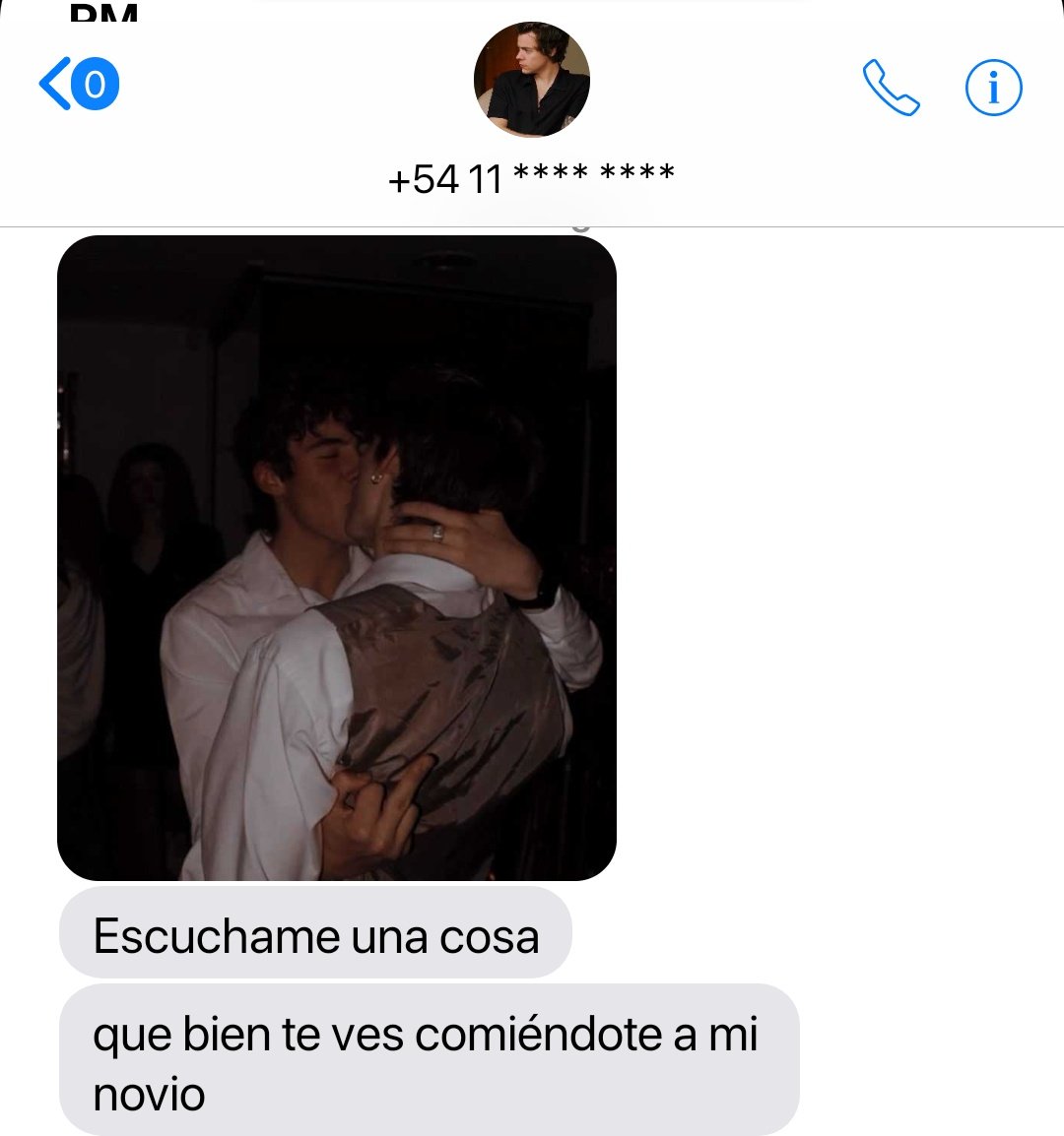 nkkbnd's tweet photo. mini au larry 🤘🏻

donde H se entera que lo hicieron cornudo y manda mensajes al cuerno

donde L recibe mensajes de un desconocido acusándolo de algo que él no hizo https://t.co/cAR45Z3duM