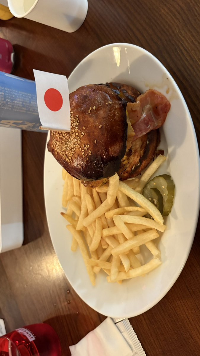senpuki660's tweet photo. リアイベ？のコラボ飯はうまい😋
#艦これ
#横須賀 https://t.co/CNsbqzaXUC