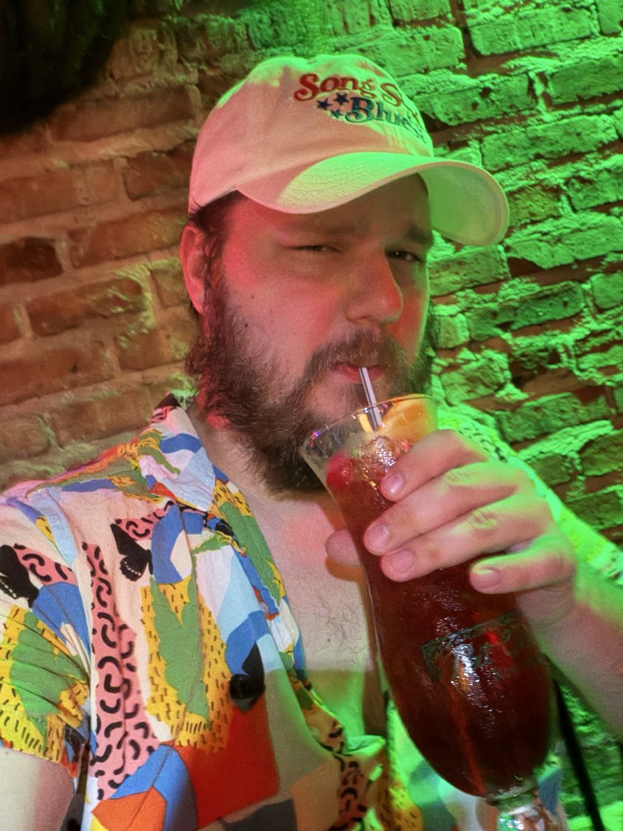 codyworkingman's tweet photo. Rest easy Twitter #Friday https://t.co/hmFPCZB0Wo