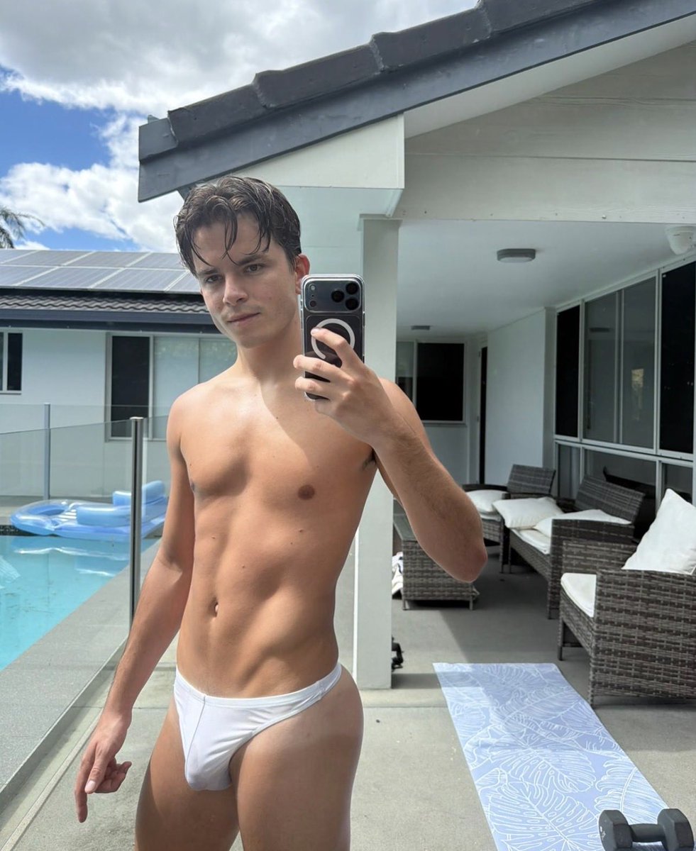 Galvichjason's tweet photo. Tan lines to create today 😜😈 https://t.co/JJDcKQEvJS