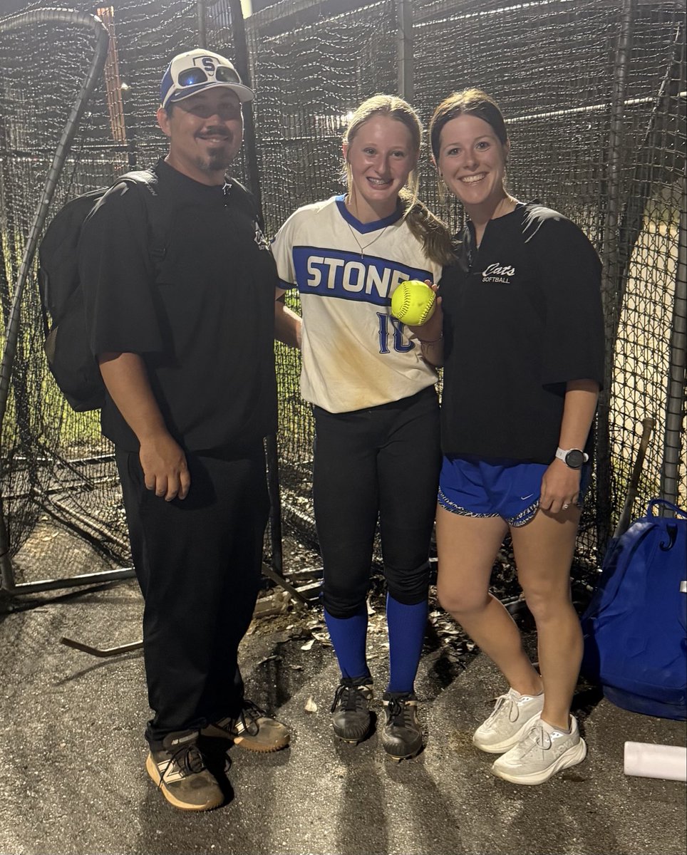 StoneSoftball's tweet photo. 🚨🥎Bomb Squad Alert🥎🚨 2031 B.Williams with the Grand Slam to lead the Lady Cats tonight vs Wayne County. https://t.co/BYcepXDRJK