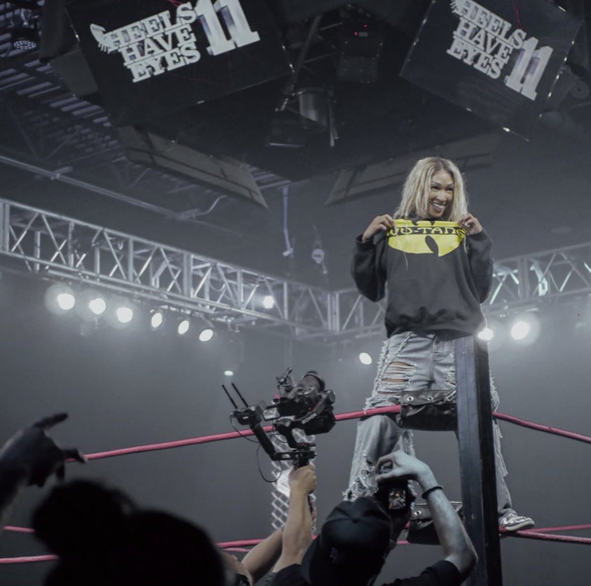 𝓟rettiest ྀི𝓓isaster tweet media