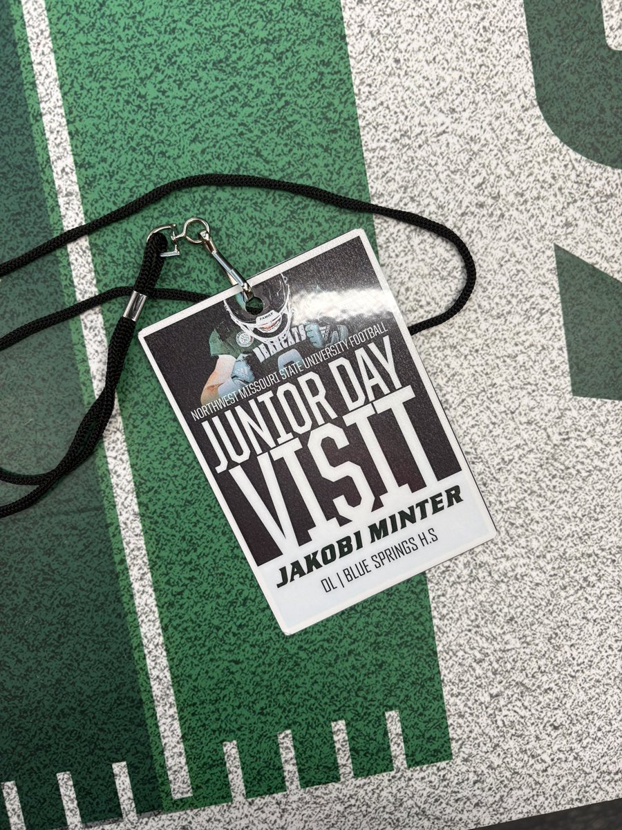 JakobiMinty77's tweet photo. Had a great junior day at @NWBearcat_FB! Thank you again to @Coach_Boes for inviting me! Hope to continue building a connection!
@JJPaul53 @vannessk65 @CoachPum @MinterDerrick @Nuworld4300 @JPRockMO @BouchardFred https://t.co/HaAEEp1LBG
