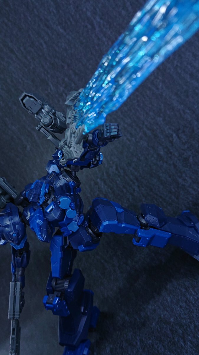 積み崩し6個目 #30MM #AC6 ロックスミス

こいつ自体には対して思い入れはない(弱いしね)だけど、アッパー調整入って以降よくダケスラ機で使ってるVP-40S腕が立体化されたのが嬉しい