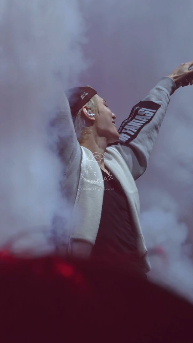 여비🪐 tweet media