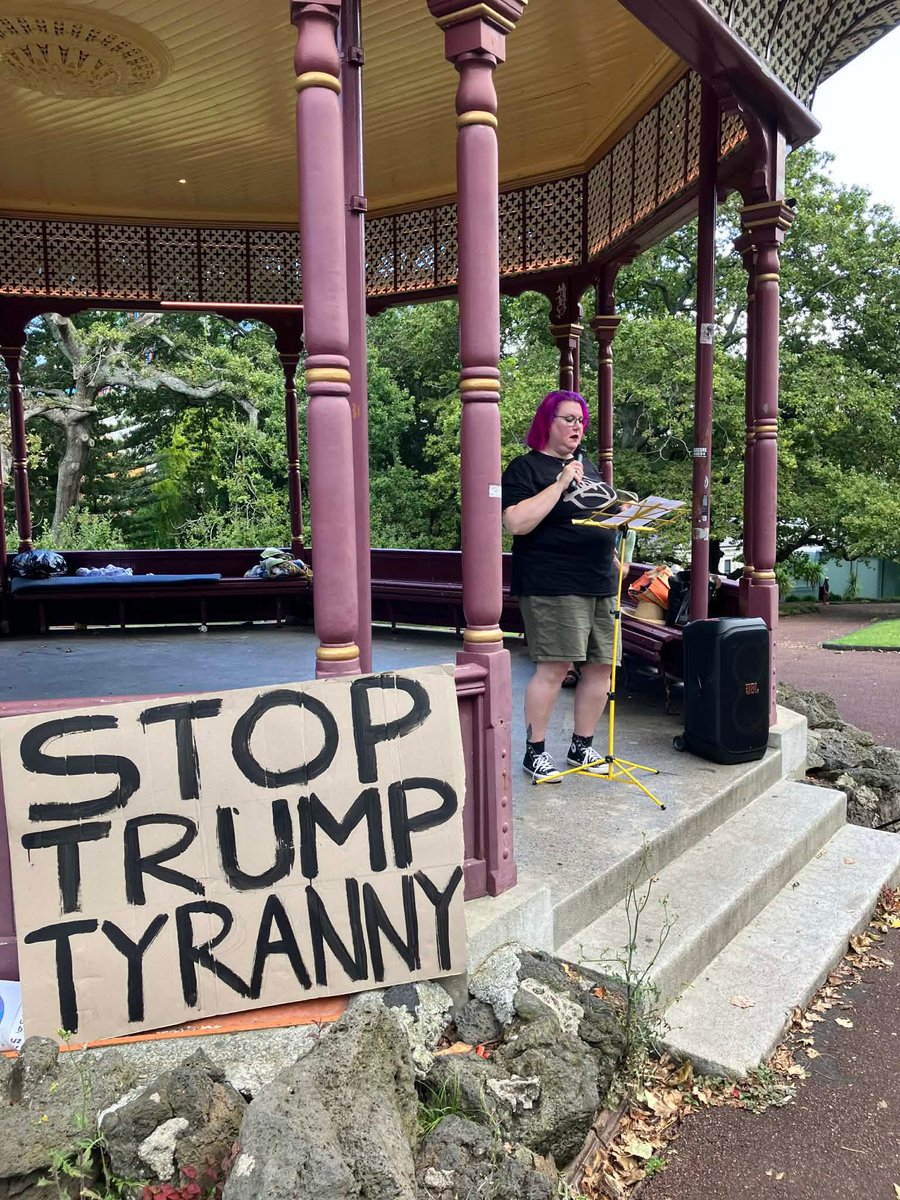 Democrats Abroad tweet media