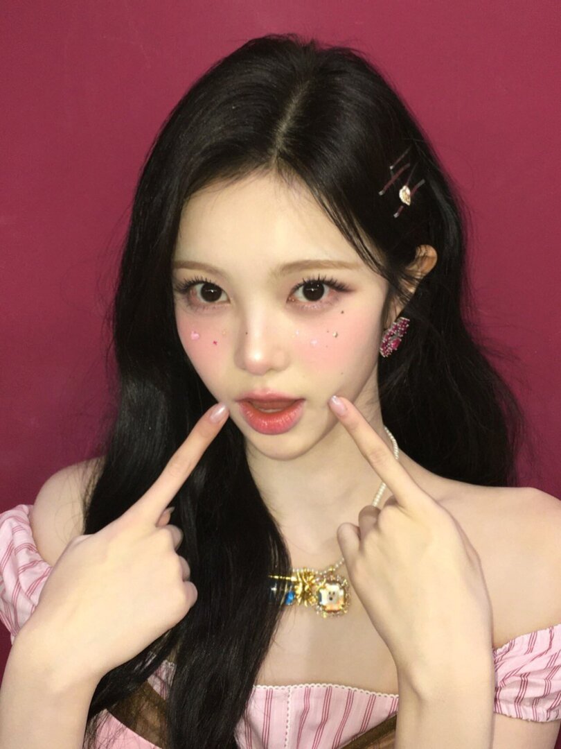 selfolssi ♤ tweet media