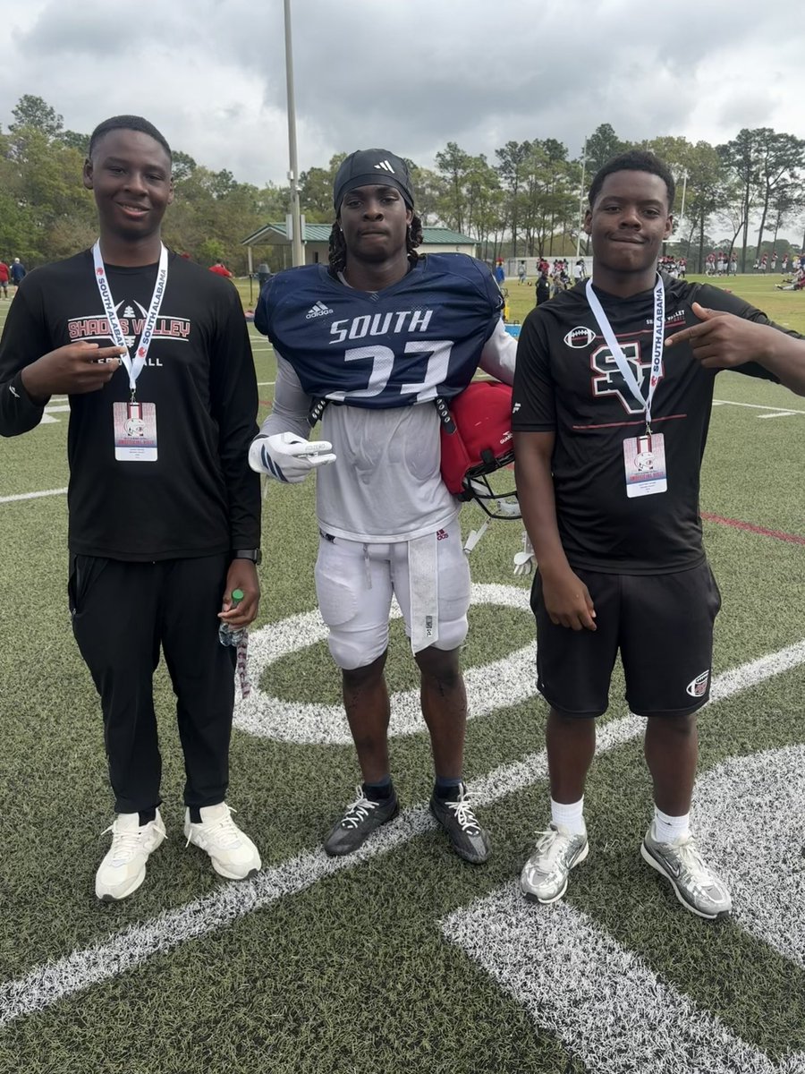 Zavier L Moore tweet media