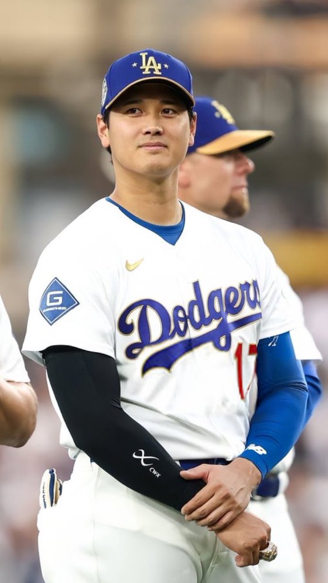 ReadyforTHEESHO's tweet photo. MY GOD HES PERFECT https://t.co/1VNObKUAbM