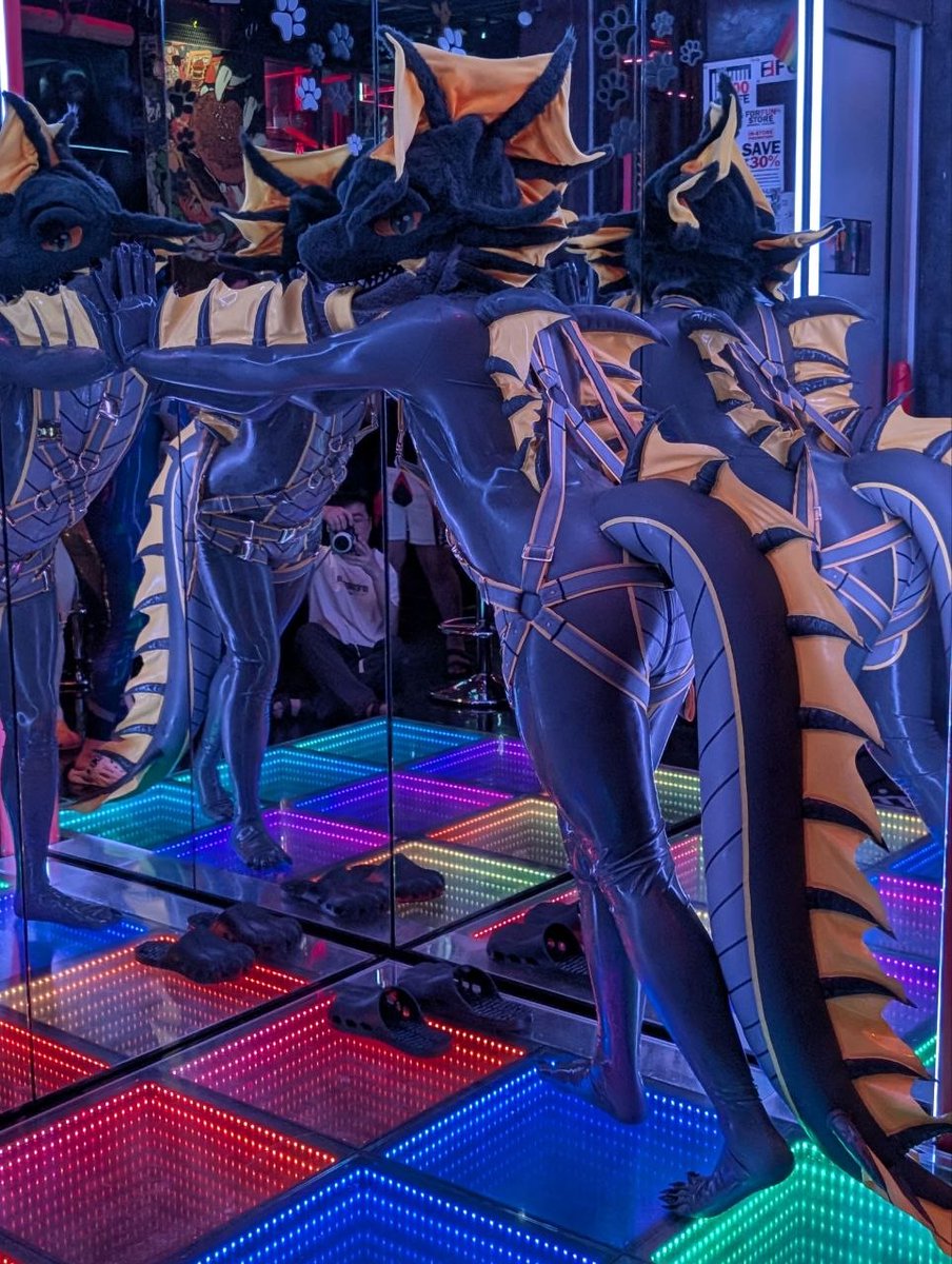 Squeaky Swirly Dragon tweet media