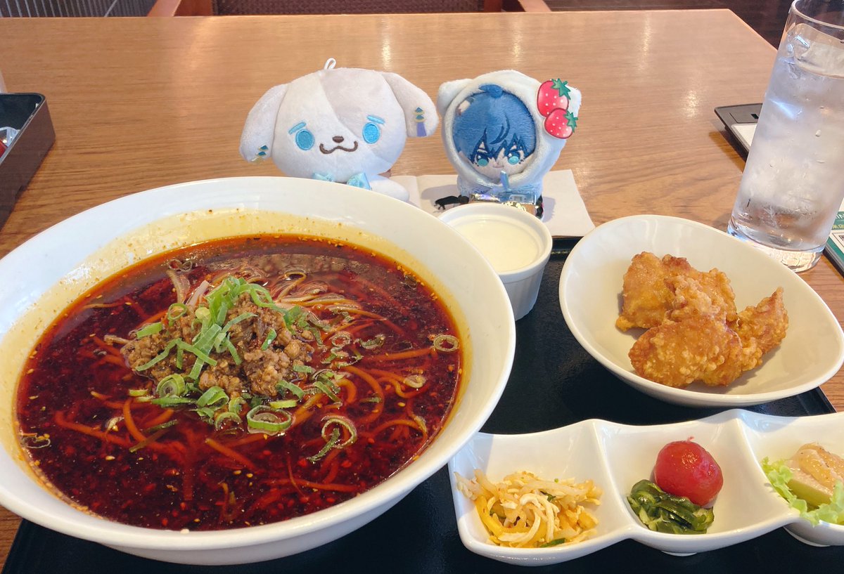 sebas_chang_sub's tweet photo. ほわしゅうとはるたうんと辛いもの https://t.co/URVnrUYMkx