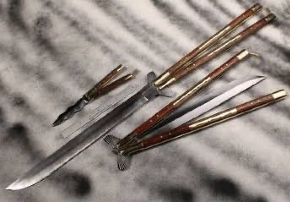 世界の武器防具百科！！ tweet media